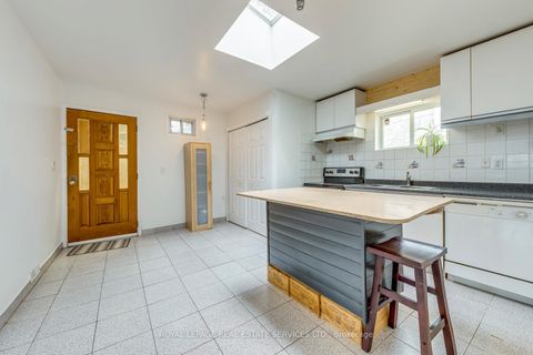 Photo 11 at 1516 Davenport Road, Davenport, Toronto