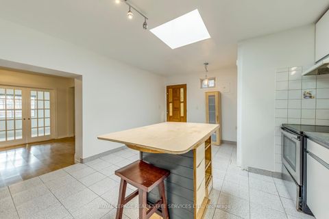 Photo 12 at 1516 Davenport Road, Davenport, Toronto