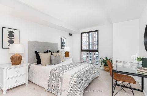 Photo 21 at 2004 - 3 Concorde Place, Don Mills, Toronto