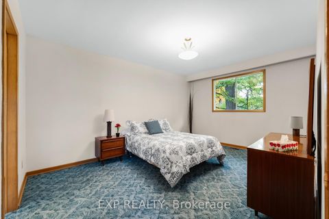Photo 17 at 28 Aviemore Drive, Humber Summit, Toronto