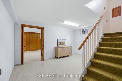 Photo 33 at 28 Aviemore Drive, Humber Summit, Toronto