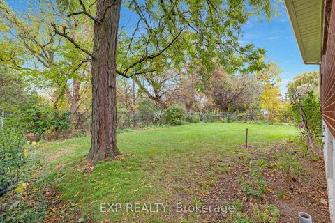 Photo 40 at 28 Aviemore Drive, Humber Summit, Toronto