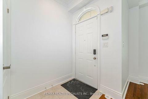 Photo 3 at 8C Clairtrell Road, Willowdale East, Toronto