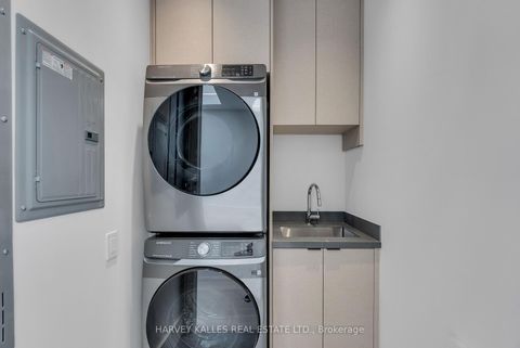 Photo 33 at 19 Ridley Boulevard, Lawrence Park North, Toronto