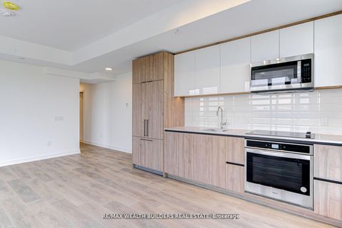 Photo 5 at 627 - 150 Logan Avenue, South Riverdale, Toronto