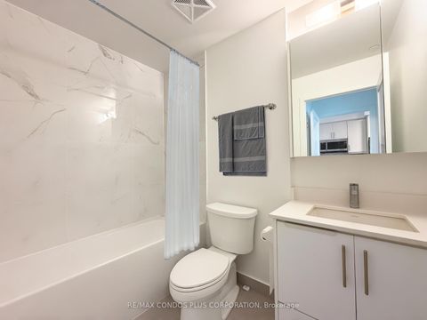 Photo 7 at 712 - 95 Oneida Crescent, Langstaff, Richmond Hill