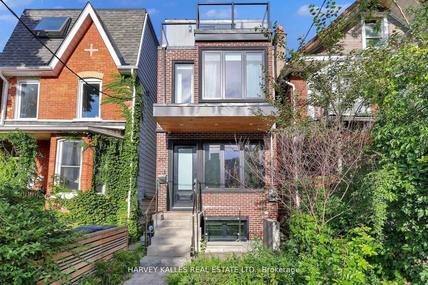 257 Borden Street, University, Toronto photo 7