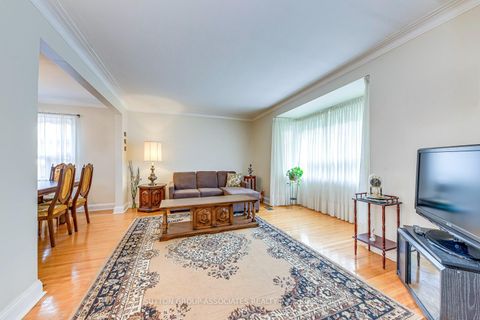 Photo 1 at 136 Anthony Road, CFB, Toronto