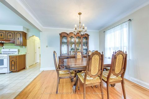 Photo 3 at 136 Anthony Road, CFB, Toronto