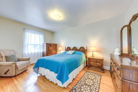 Photo 5 at 136 Anthony Road, CFB, Toronto