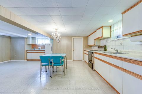 Photo 11 at 136 Anthony Road, CFB, Toronto