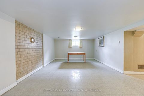 Photo 13 at 136 Anthony Road, CFB, Toronto