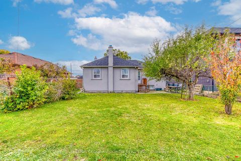 Photo 16 at 136 Anthony Road, CFB, Toronto