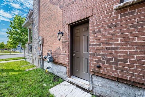 Photo 4 at 323 Harold Dent Trail, GO Glenorchy, Oakville