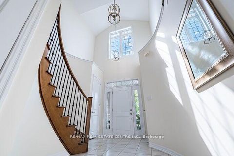 Photo 5 at 323 Harold Dent Trail, GO Glenorchy, Oakville