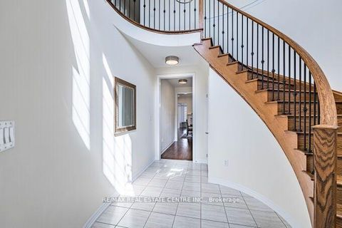 Photo 6 at 323 Harold Dent Trail, GO Glenorchy, Oakville