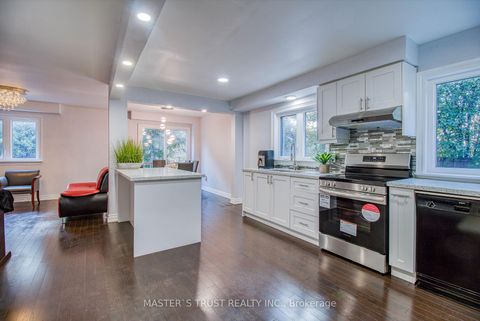 Photo 5 at 20 Valhalla Court, Aurora Village, Aurora