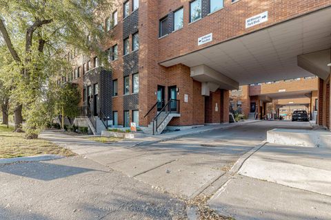Photo 1 at 57 - 68 Winston Park Boulevard, CFB, Toronto