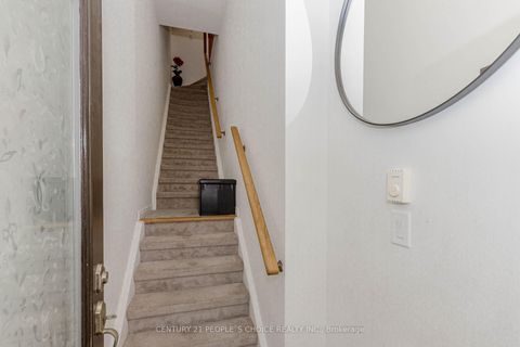 Photo 6 at 57 - 68 Winston Park Boulevard, CFB, Toronto