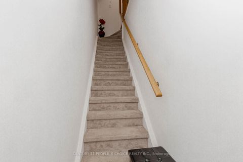 Photo 8 at 57 - 68 Winston Park Boulevard, CFB, Toronto