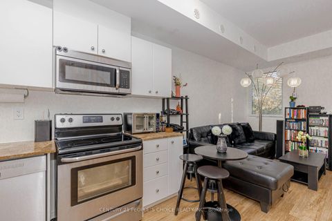 Photo 14 at 57 - 68 Winston Park Boulevard, CFB, Toronto