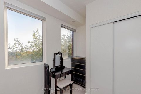 Photo 34 at 57 - 68 Winston Park Boulevard, CFB, Toronto