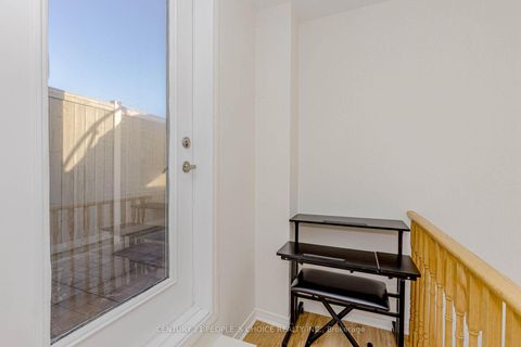 Photo 41 at 57 - 68 Winston Park Boulevard, CFB, Toronto