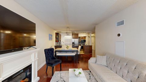 Photo 9 at 201 - 633 Bay Street, Bay Street Corridor, Toronto