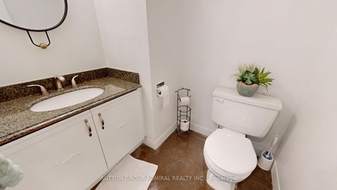 Photo 18 at 201 - 633 Bay Street, Bay Street Corridor, Toronto