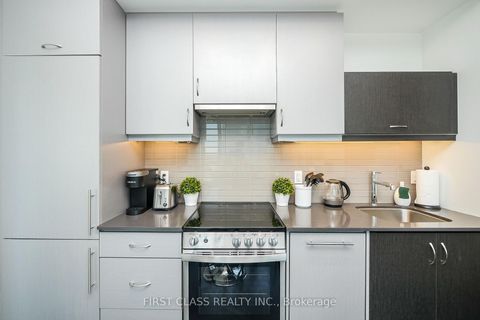 Photo 11 at 1605 - 181 Huron Street, Chinatown, Toronto