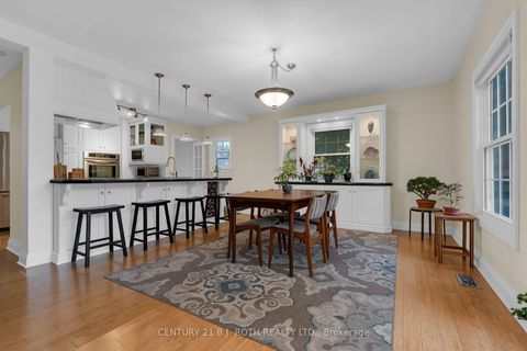 Photo 9 at 93 Catherine Street, Aurora Village, Aurora