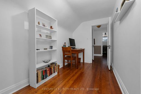 Photo 19 at 93 Catherine Street, Aurora Village, Aurora