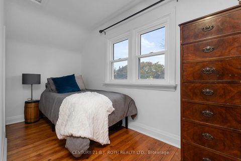 Photo 21 at 93 Catherine Street, Aurora Village, Aurora