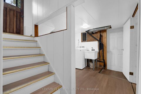 Photo 22 at 93 Catherine Street, Aurora Village, Aurora