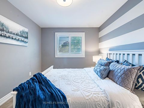Photo 11 at 7 Chapais Crescent, Centennial Scarborough, Toronto