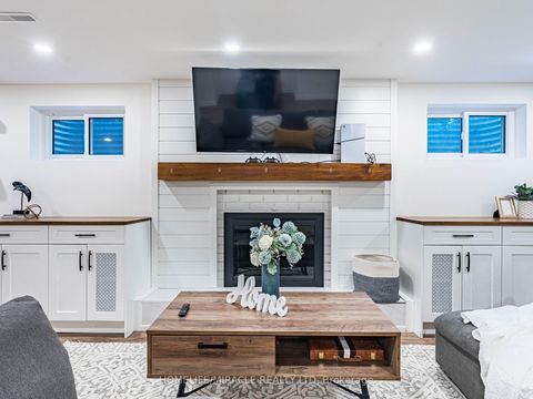 Photo 15 at 7 Chapais Crescent, Centennial Scarborough, Toronto