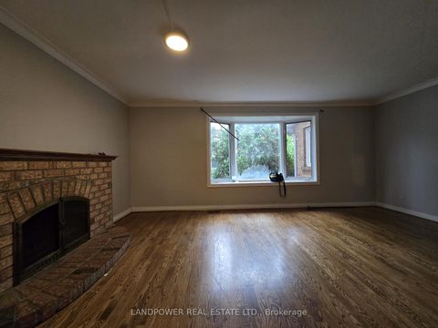 Photo 2 at 16 Glenelia Avenue, Newtonbrook East, Toronto