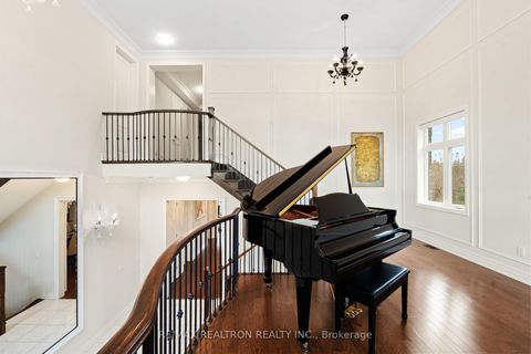 Photo 9 at 56 Ria Court, King City, King