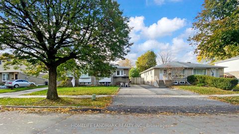 Photo 2 at 313 Hollyberry Trail, Hillcrest Village, Toronto