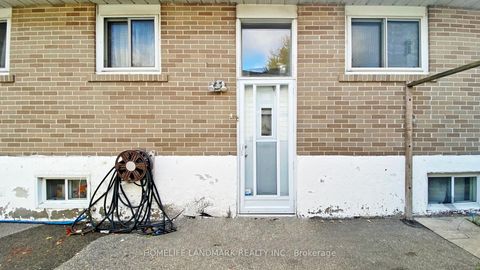 Photo 5 at 313 Hollyberry Trail, Hillcrest Village, Toronto