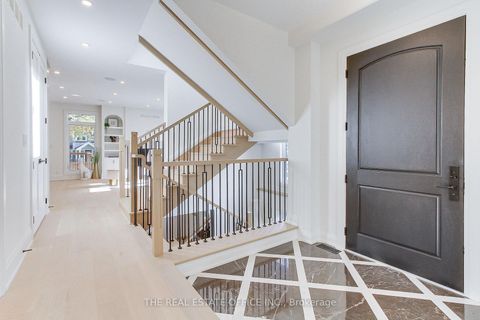 Photo 5 at 18 Beaverbrook Avenue, Rosethorn, Toronto