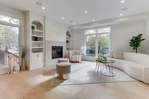 Photo 13 at 18 Beaverbrook Avenue, Rosethorn, Toronto