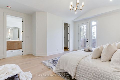 Photo 19 at 18 Beaverbrook Avenue, Rosethorn, Toronto