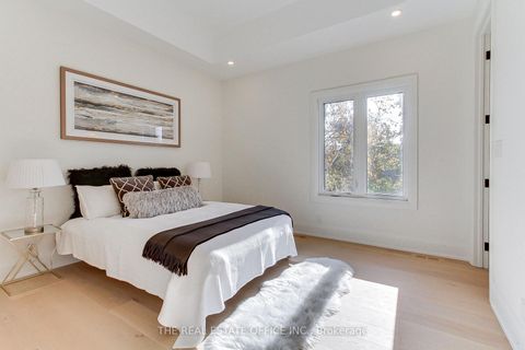 Photo 24 at 18 Beaverbrook Avenue, Rosethorn, Toronto