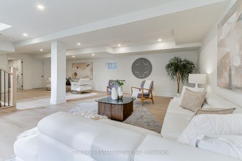 Photo 35 at 18 Beaverbrook Avenue, Rosethorn, Toronto