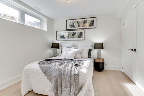 Photo 38 at 18 Beaverbrook Avenue, Rosethorn, Toronto