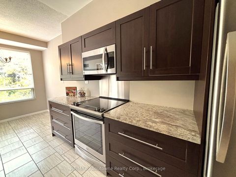 Photo 5 at 406 - 2511 Lakeshore Road W, BR Bronte, Oakville