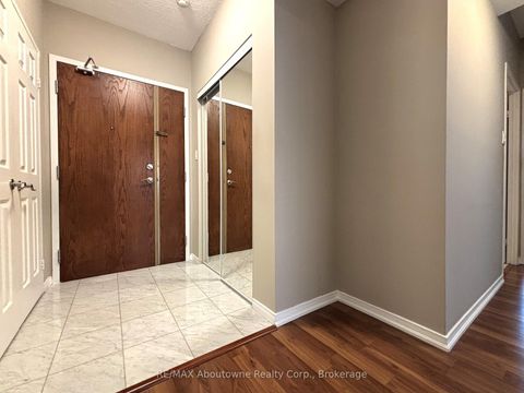 Photo 10 at 406 - 2511 Lakeshore Road W, BR Bronte, Oakville