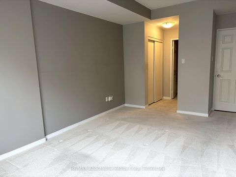 Photo 12 at 406 - 2511 Lakeshore Road W, BR Bronte, Oakville