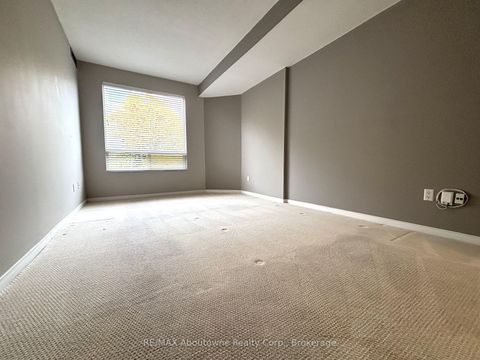 Photo 14 at 406 - 2511 Lakeshore Road W, BR Bronte, Oakville